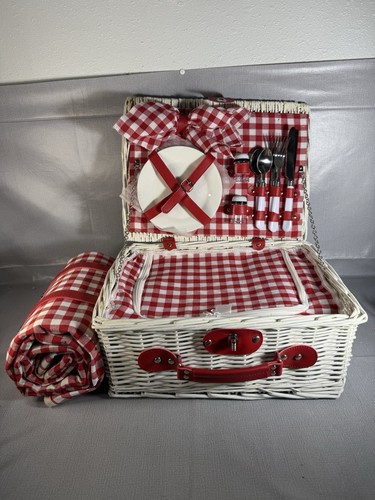 Charming white wicker - white,